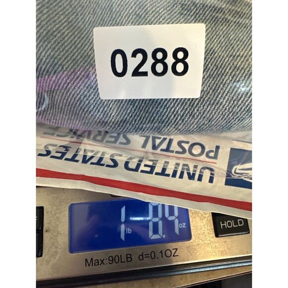 Levi’s Vintage 1998 Perfectly Distressed 550 Relaxed Fit Tapered Leg Jeans SZ10 - Picture 16 of 16